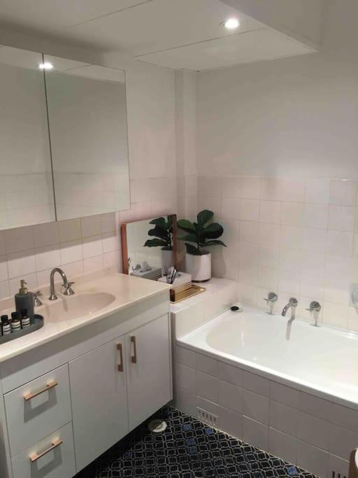 Harbourside Style, 2 Bed, A/C, Pool -Elizabeth Bay Apartment ซิดนีย์ ภายนอก รูปภาพ